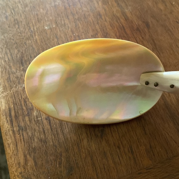 Vintage Mother Of Pearl Sculpted Caviar Spoon - Picture 7 of 8